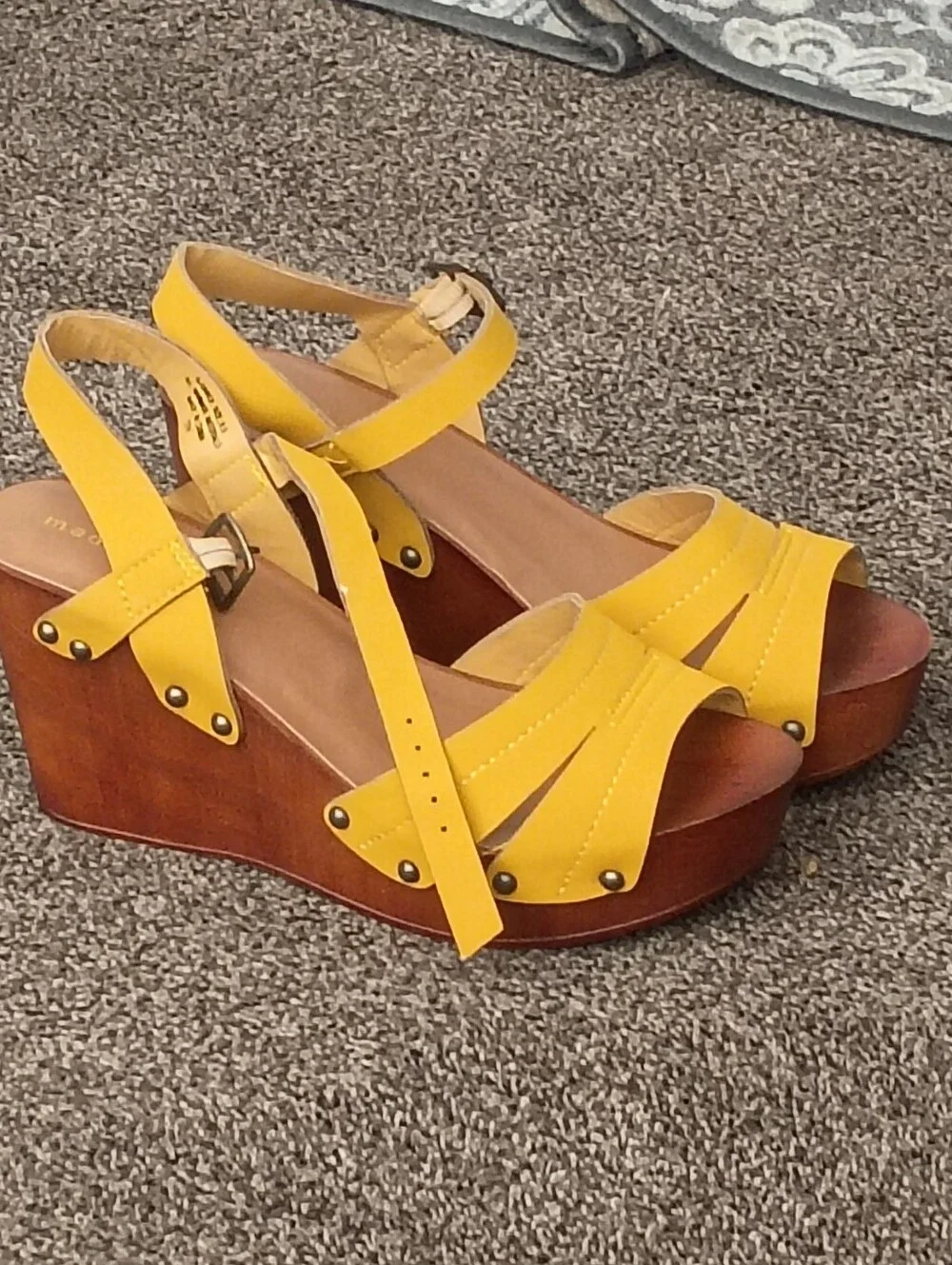 Madden Girl G-Darce Size 8.5 Wedge High Heel Open Toe, Buckle Strap Yellow NWOT